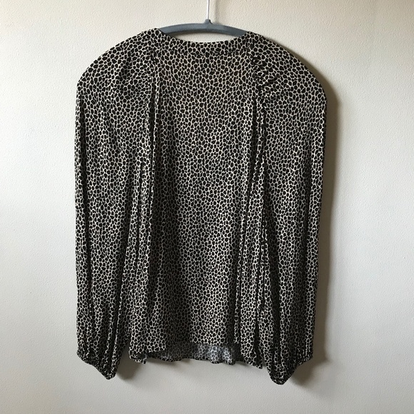 NWOT Banana Republic Cheetah Split Neck Tie Top Blouse - Picture 3 of 6